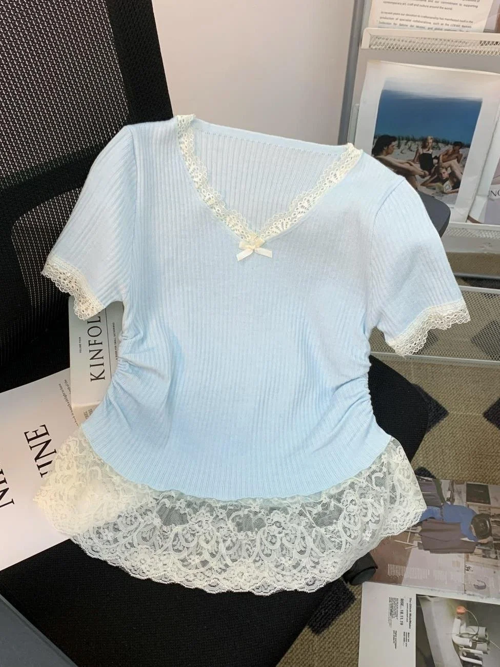 Sweet V-Neck Lace Splice Short Sleeve Knitted Top Women's Summer Pleated Waist Slimming Stylish Shirt Short Sleeve T-Shirt
Sweet V-Neck Lace Splice Short Sleeve Knitted Top Women's Summer Pleated Waist Slimming Stylish Shirt Short Sleeve T-Shirt