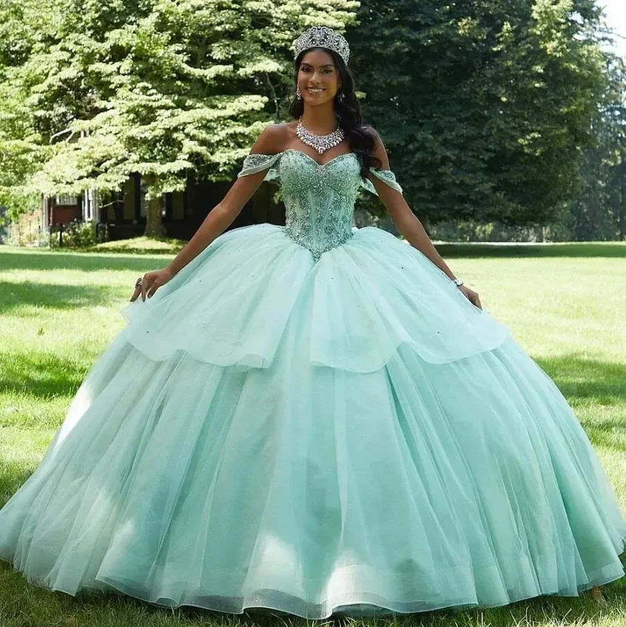 Индивидуальные модные элегантные платья Quinceanera 2025 мятно-зеленого цвета с открытыми плечами и открытой спиной, милые 16 платьев для выпускного вечера, пышное платье
Индивидуальные модные элегантные платья Quinceanera 2025 мятно-зеленого цвета с открытыми плечами и открытой спиной, милые 16 платьев для выпускного вечера, пышное платье