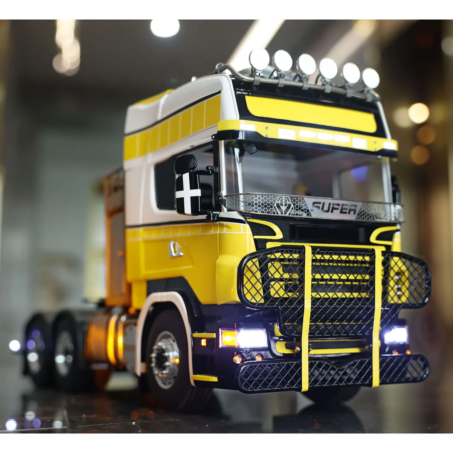 Sale LESU 1/14 Customized Metal Chassis RC Tractor Truck 6x6 RTR Radio Control Ready to Run Car Sound Light Motor Car Toys Model
Sale LESU 1/14 Customized Metal Chassis RC Tractor Truck 6x6 RTR Radio Control Ready to Run Car Sound Light Motor Car Toys Model
