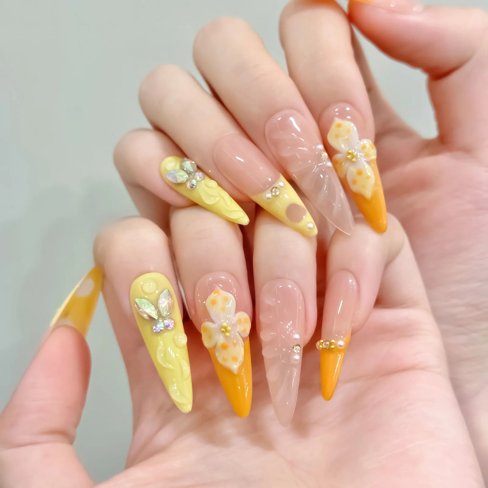 Press On Nails Long Almond Yellow Gentle Fake Nails Y2K Orange French Tip Crystal 3D Carved Flowers Handmade False Nails 10pcs
Press On Nails Long Almond Yellow Gentle Fake Nails Y2K Orange French Tip Crystal 3D Carved Flowers Handmade False Nails 10pcs