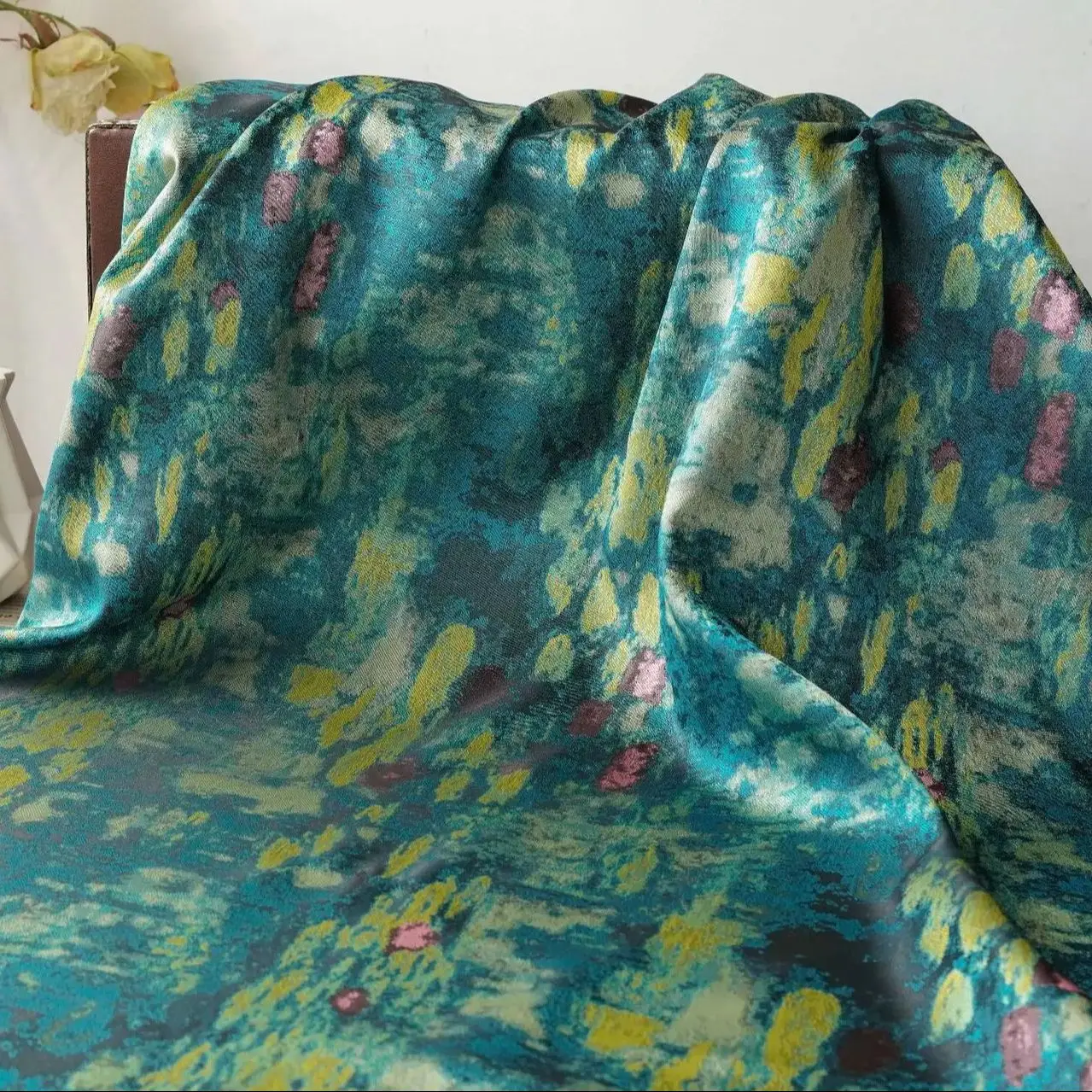 High Quality Vintage Oil Painting Smudged Jacquard Dyed Fabric 100*165CM Sewing Fabric By The Meter
High Quality Vintage Oil Painting Smudged Jacquard Dyed Fabric 100*165CM Sewing Fabric By The Meter