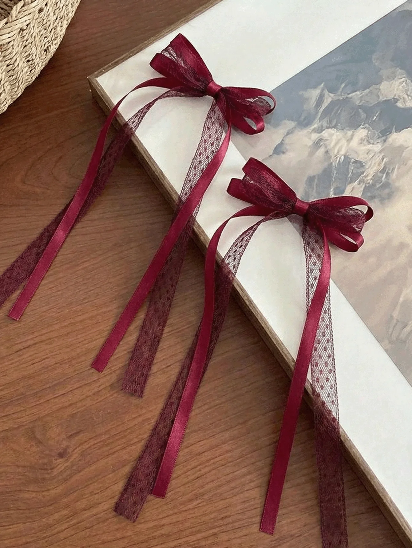 2pcs Elegant Lace Ribbon Bow Hair Accessories For Women, Ponytail Clips With Satin Tails, Barrettes For Valentines Day Wedding
2pcs Elegant Lace Ribbon Bow Hair Accessories For Women, Ponytail Clips With Satin Tails, Barrettes For Valentines Day Wedding