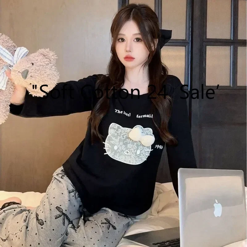 Black girl's Hello Kitty pajamas for women, sweet cartoon lace bow long-sleeved trousers two-piece set, Hello Kitty loungewear
Black girl's Hello Kitty pajamas for women, sweet cartoon lace bow long-sleeved trousers two-piece set, Hello Kitty loungewear