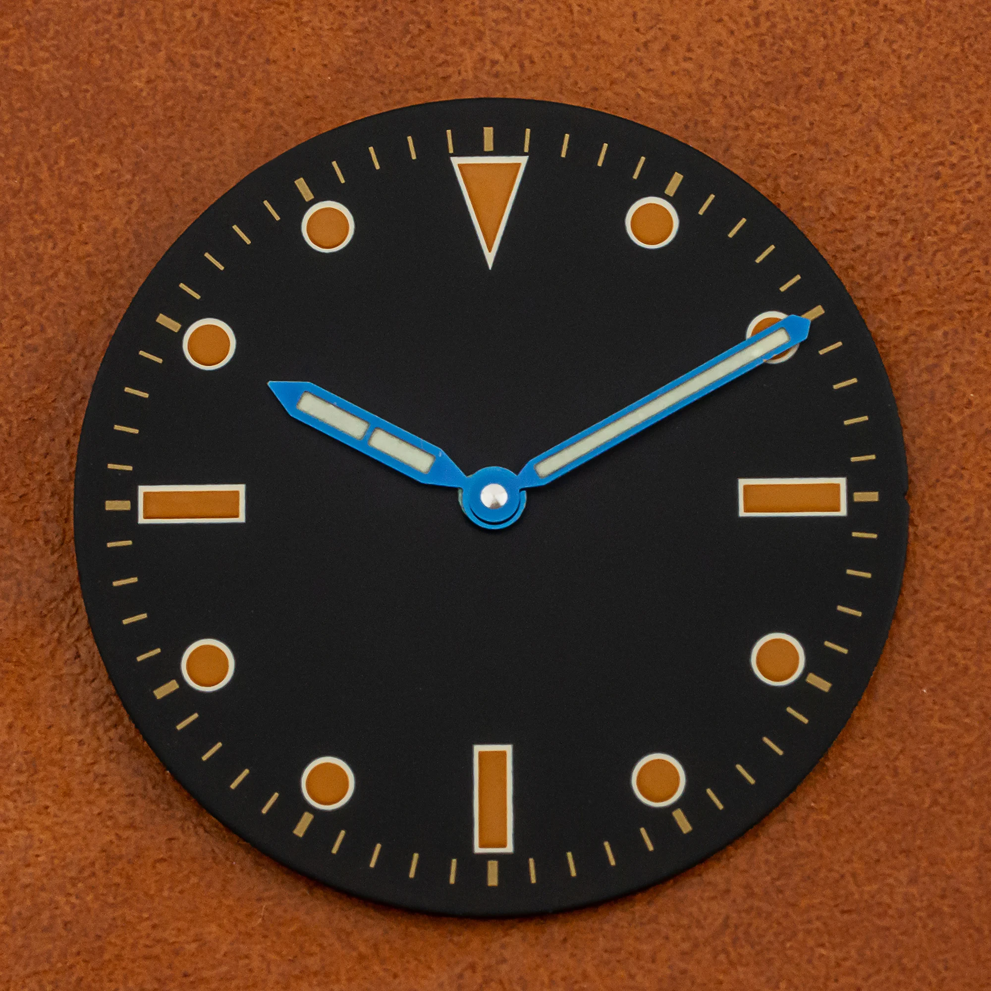 39mm Vintage Retro Watch Dial Pointers Green Luminous Watch Face Hands For PAM 6152 6154 Case ETA 6497 ST3600 Movement MOD Parts
39mm Vintage Retro Watch Dial Pointers Green Luminous Watch Face Hands For PAM 6152 6154 Case ETA 6497 ST3600 Movement MOD Parts