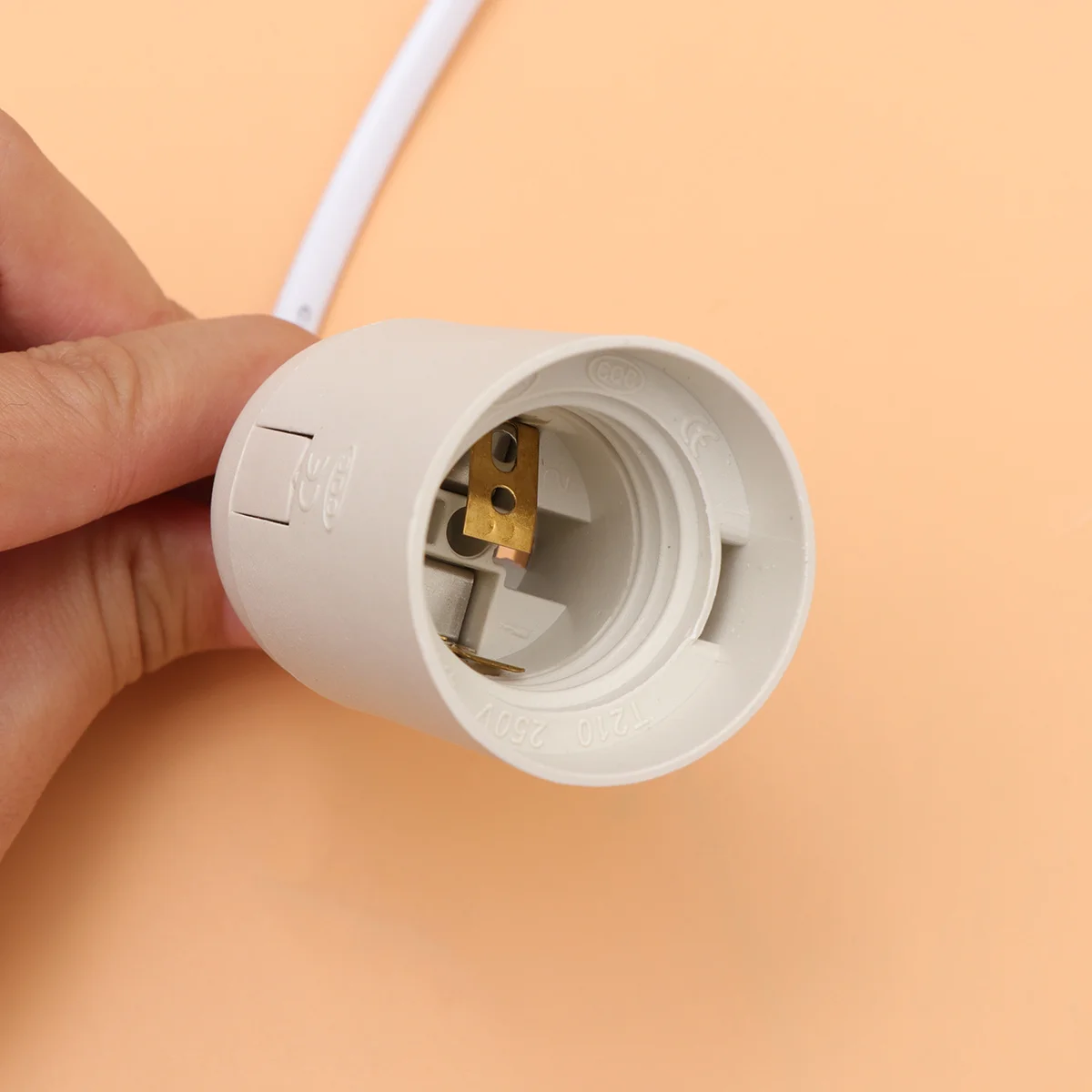 1.8m E27 Lamp Base Screw Pendant Ceiling Lighting Suspended Lamp Holder Eu Plug Universal Bulb Socket for Home Restaurant Office
1.8m E27 Lamp Base Screw Pendant Ceiling Lighting Suspended Lamp Holder Eu Plug Universal Bulb Socket for Home Restaurant Office