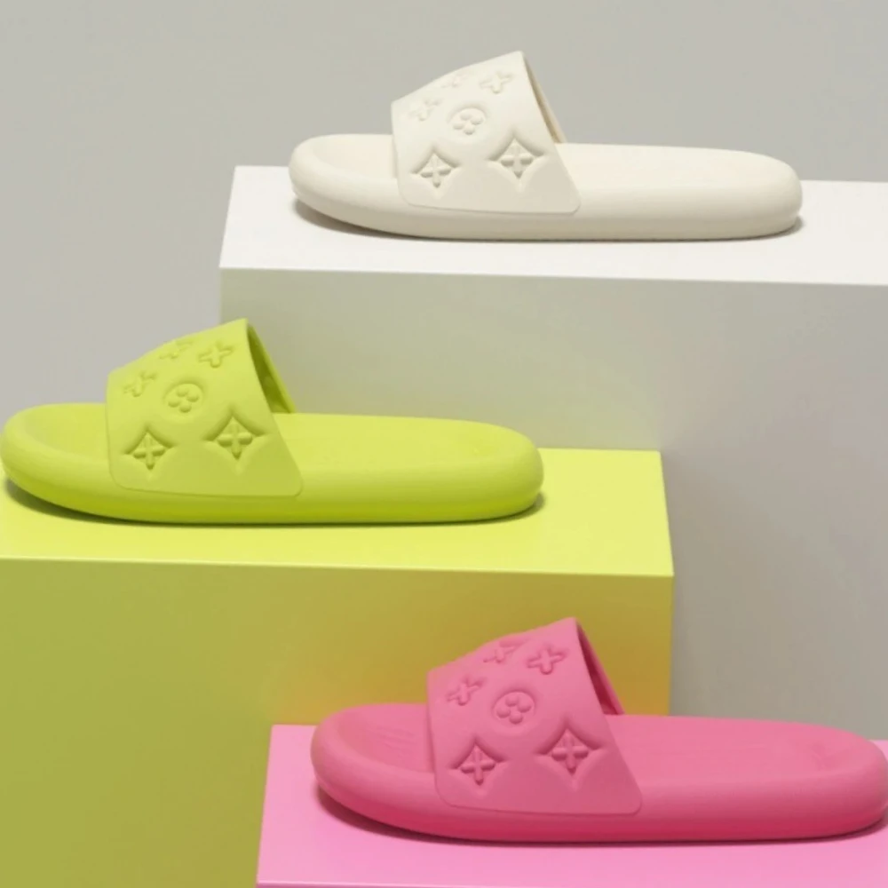 High end fashion cool slippers for women in summer, with a sense of stepping on poop, thick bottom bathroom EVA slippers
High end fashion cool slippers for women in summer, with a sense of stepping on poop, thick bottom bathroom EVA slippers