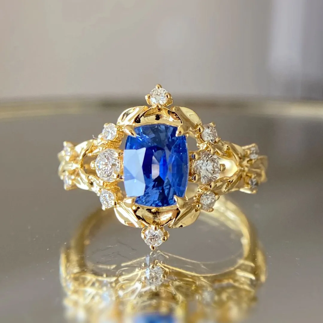 Original Design Retro Sapphire rings for women Design Creative Court style Diamond inlay Blue Ring Wedding Jewelry
Original Design Retro Sapphire rings for women Design Creative Court style Diamond inlay Blue Ring Wedding Jewelry