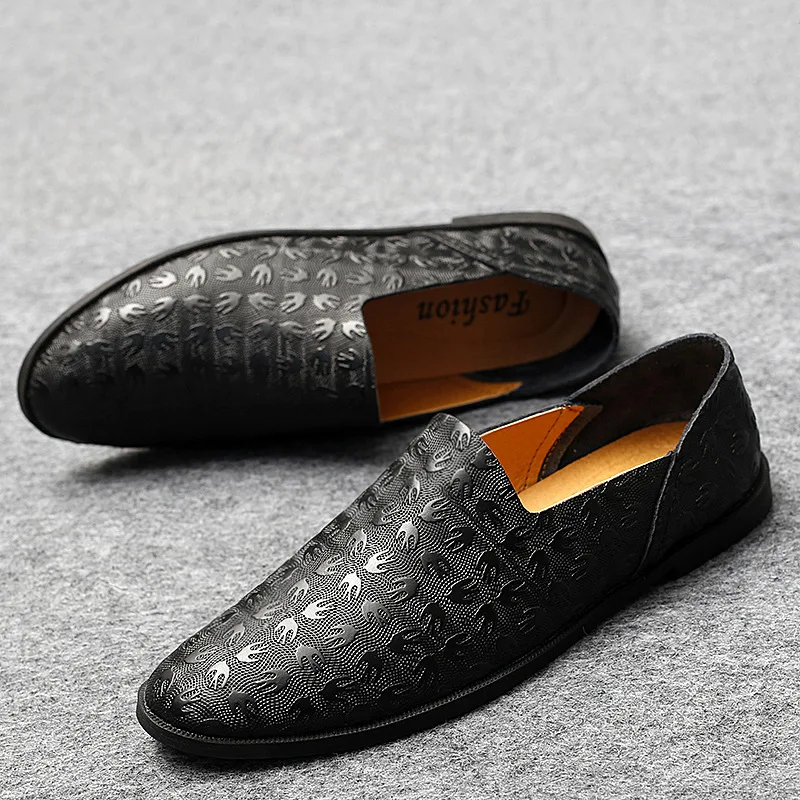British Style Men's Casual Leather Shoes Soft Surface Black Fashionable Breathable round Toe Rubber Sole Comfortable Slip-On
British Style Men's Casual Leather Shoes Soft Surface Black Fashionable Breathable round Toe Rubber Sole Comfortable Slip-On