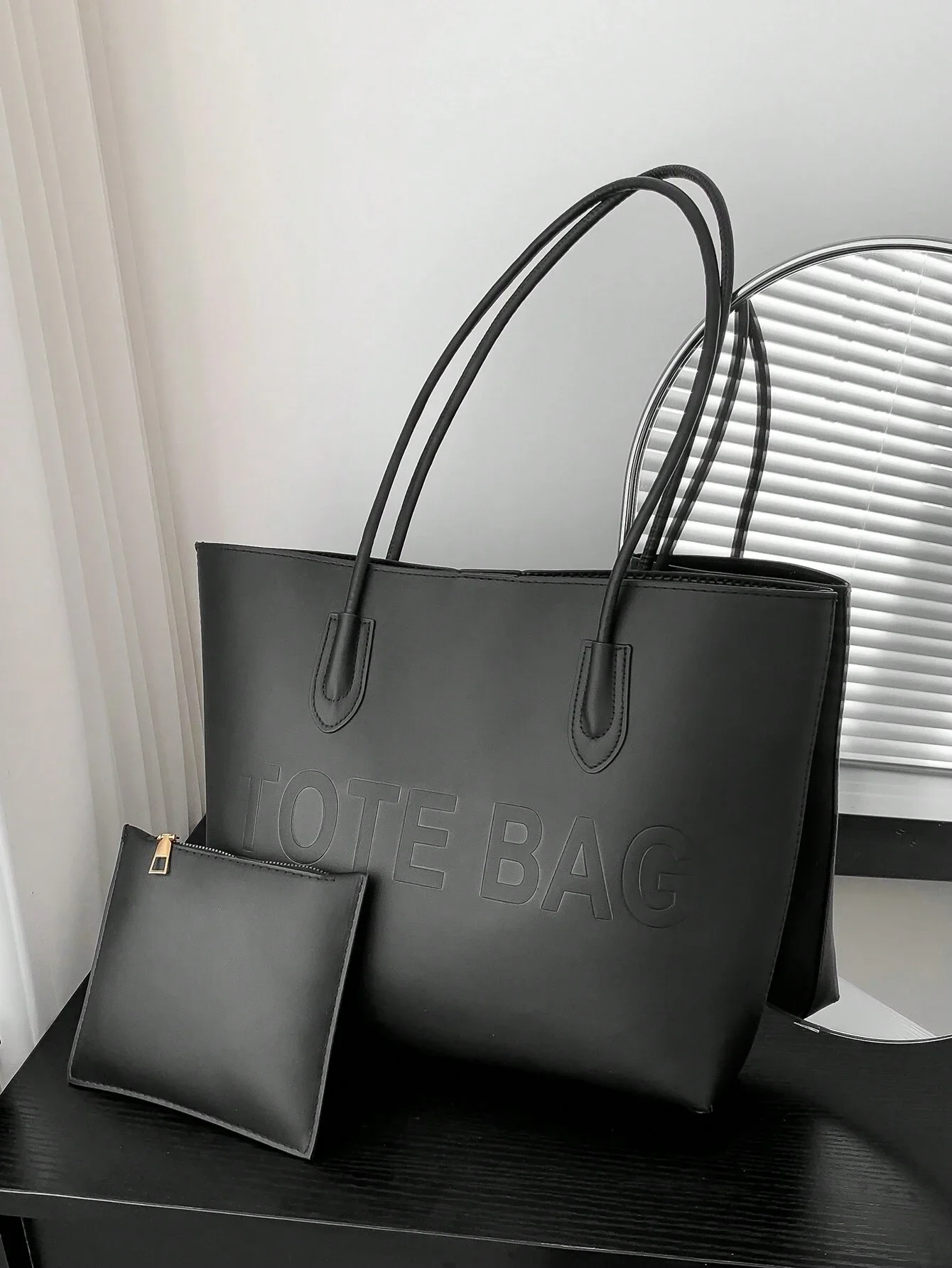 1pcs Women's Fashionable Solid Color Embroidered Thread Combination Tote Bag With Large Capacity And Snap Closure,School Bag Set
1pcs Women's Fashionable Solid Color Embroidered Thread Combination Tote Bag With Large Capacity And Snap Closure,School Bag Set