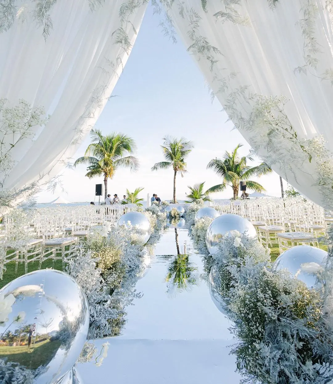 Silver White Themes Wedding Centerpieces Mirror Carpet Aisle Runner 1M 1.2M 1.5M 2M Wide For Party Stage Decoration Marriage
Silver White Themes Wedding Centerpieces Mirror Carpet Aisle Runner 1M 1.2M 1.5M 2M Wide For Party Stage Decoration Marriage