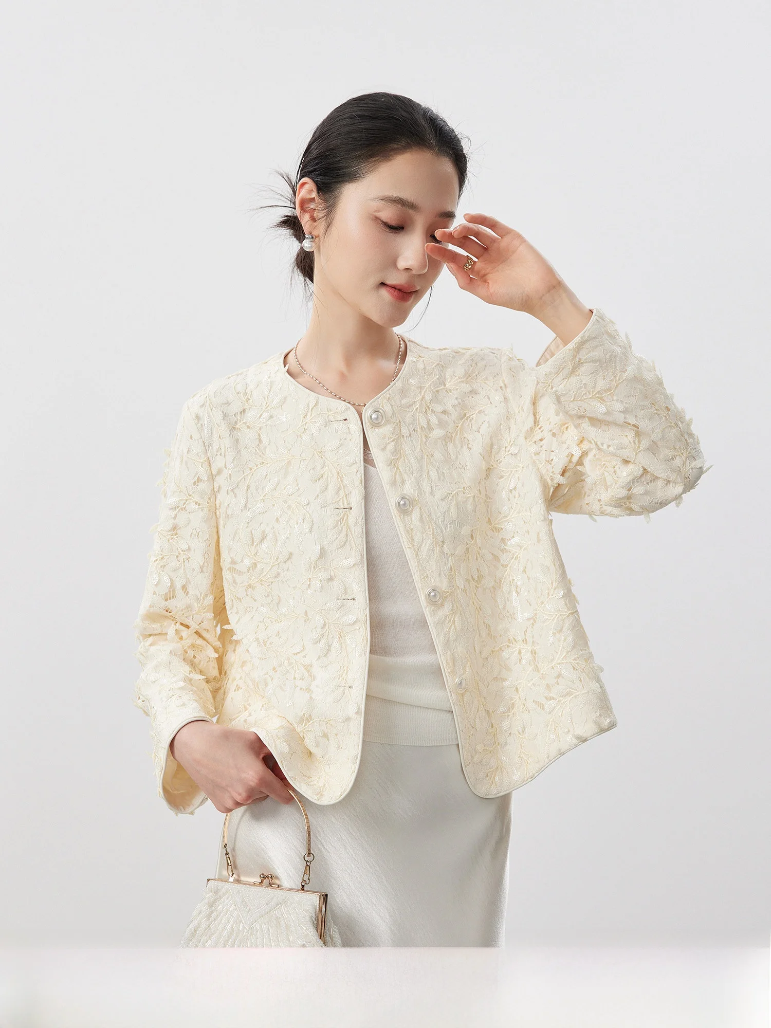 Elegant Short Lace Embroidery Jacket Women's Spring 2026 New Style MIJOR Brand Standard Fit Boning Detail Nylon Cotton Blend
Elegant Short Lace Embroidery Jacket Women's Spring 2026 New Style MIJOR Brand Standard Fit Boning Detail Nylon Cotton Blend