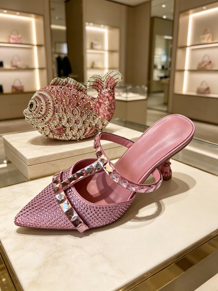 Pink T-Bar Rhinestone Pointed Mule Heels & Koi Fish Shaped Crystal Clutch Bag Elegant Women Wedding Evening Shoes Zapatos Mujer
Pink T-Bar Rhinestone Pointed Mule Heels & Koi Fish Shaped Crystal Clutch Bag Elegant Women Wedding Evening Shoes Zapatos Mujer