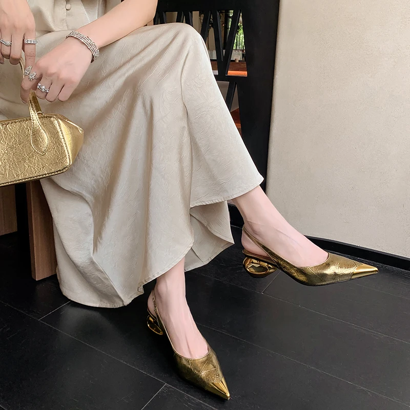 Женские черные сандалии из натуральной кожи 2026: комфортные, элегантные, дизайнерские, люксовые, летние, с острым носком, на высоком каблуке, с круглым каблуком
Женские черные сандалии из натуральной кожи 2026: комфортные, элегантные, дизайнерские, люксовые, летние, с острым носком, на высоком каблуке, с круглым каблуком