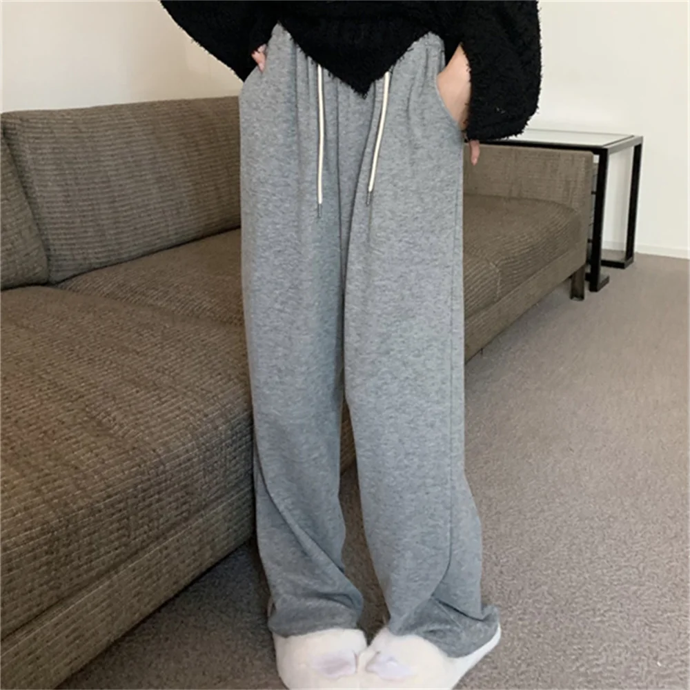 Winter Women Thicken Mopping Pants Straight Loose Plush New Warm Chic 2023 Casual Soft Solid Slim Streetwear High Waist
Winter Women Thicken Mopping Pants Straight Loose Plush New Warm Chic 2023 Casual Soft Solid Slim Streetwear High Waist