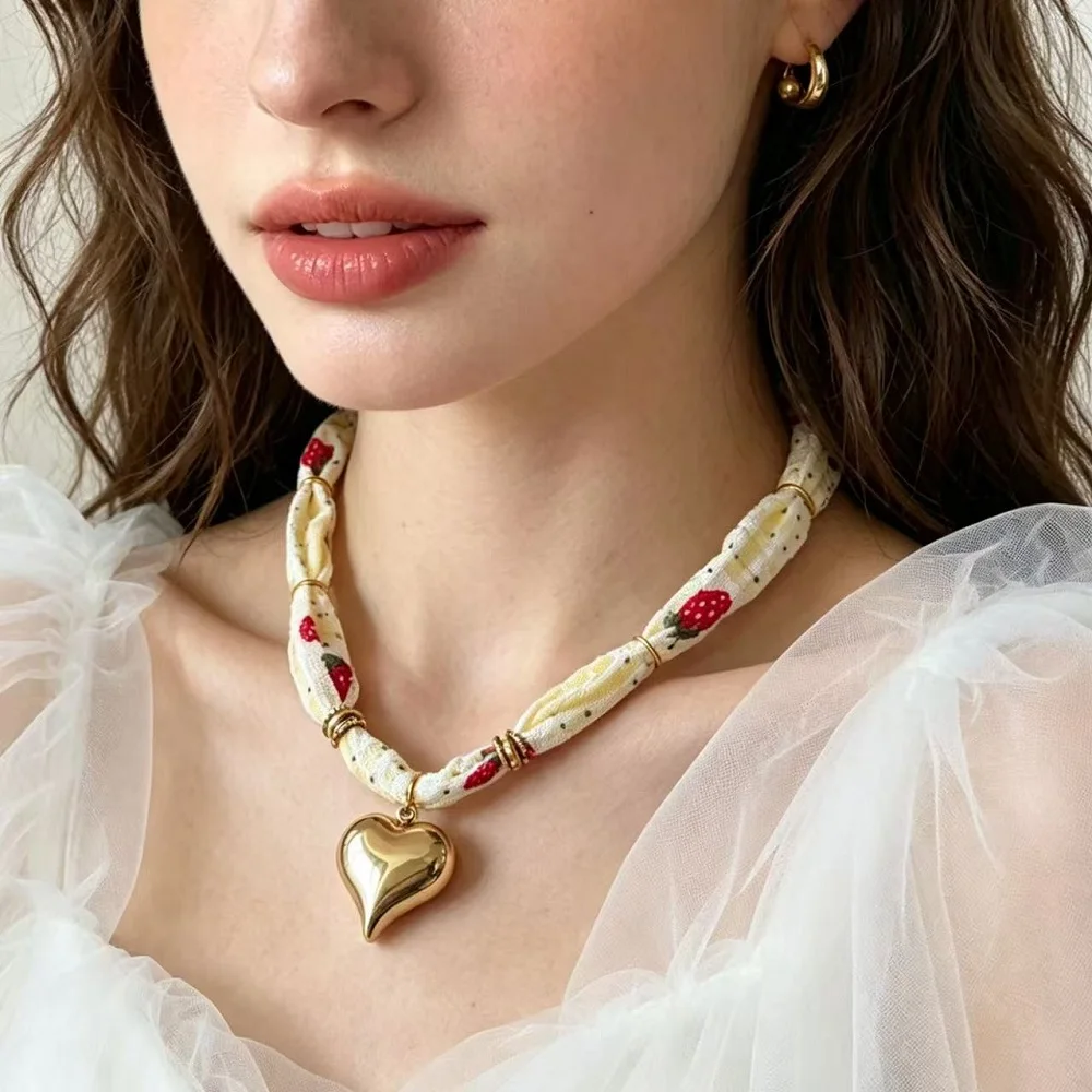 Sweet Strawberry Scarf Necklace Heart Pendant Necklace Cute Fabric Choker Necklace for Women
Sweet Strawberry Scarf Necklace Heart Pendant Necklace Cute Fabric Choker Necklace for Women