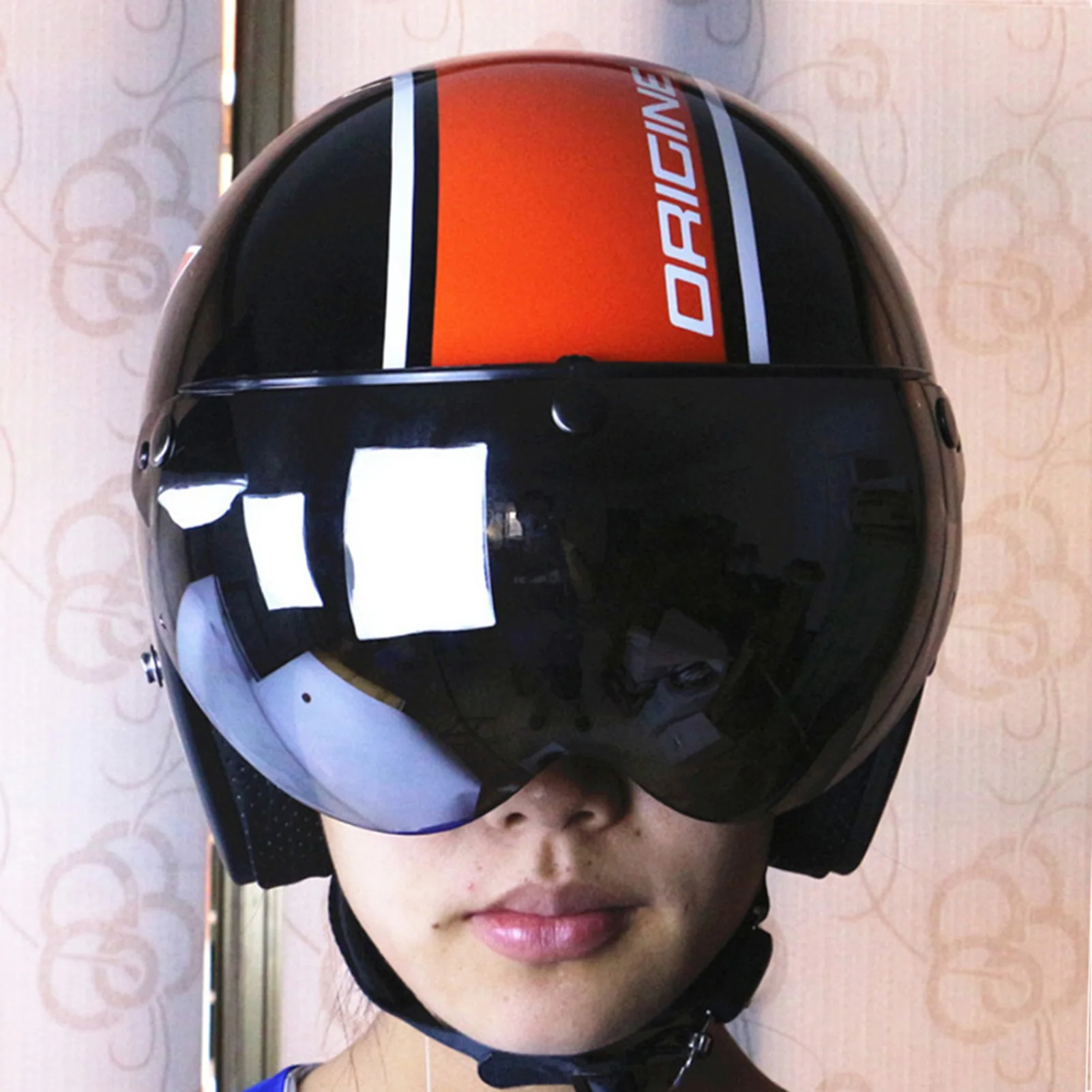 Universal Windproof 3-Snap Motorcycle Helmet Visor Front Flip Up Visor Wind Shield Lens For Motorcycle Helmet Sunglasses
Universal Windproof 3-Snap Motorcycle Helmet Visor Front Flip Up Visor Wind Shield Lens For Motorcycle Helmet Sunglasses