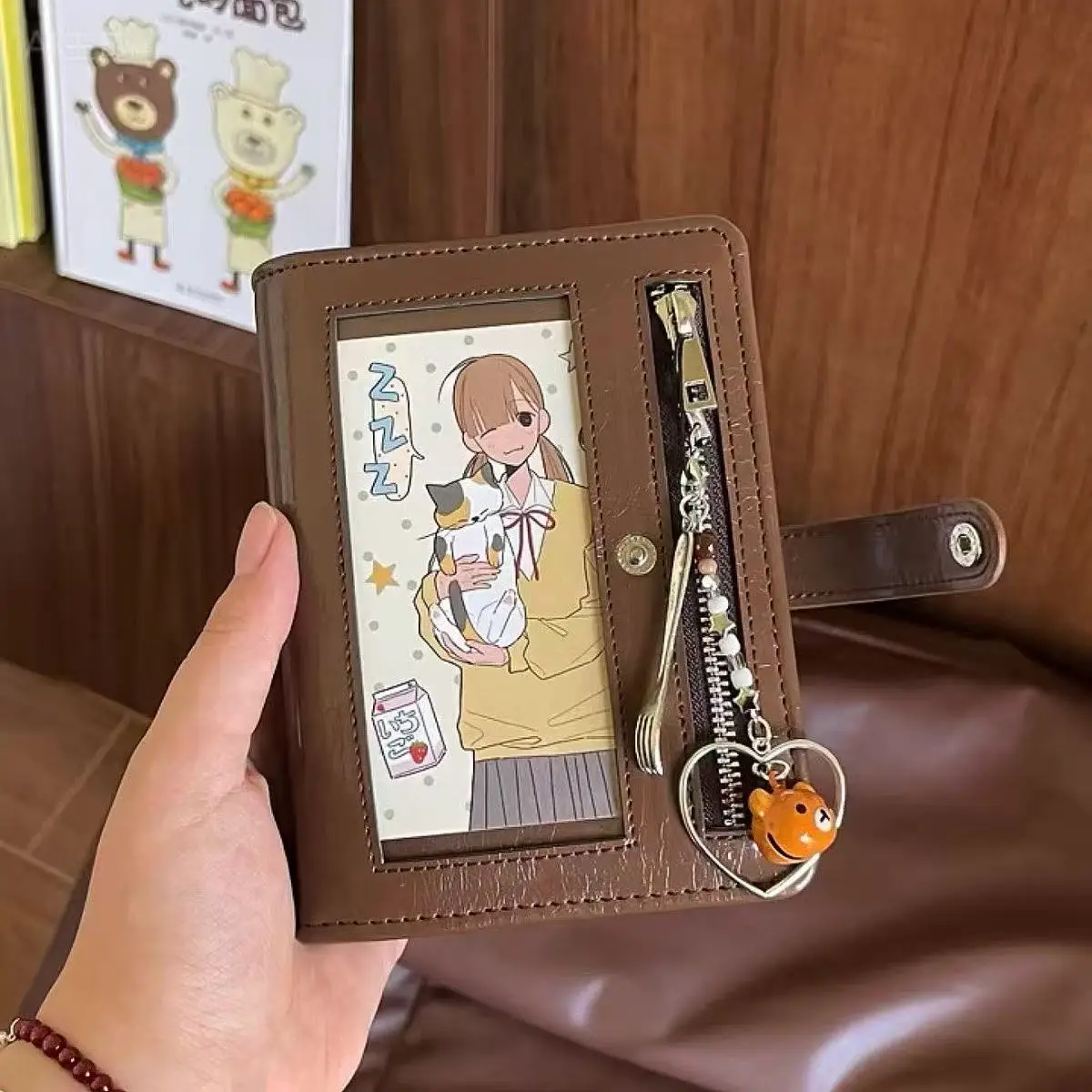 Japanese Korean Retro Brown A7 Ins Hand Ledger Student High-looking Japanese Loose-leaf Notebook Pocket Schedule Cute Gift 2026
Japanese Korean Retro Brown A7 Ins Hand Ledger Student High-looking Japanese Loose-leaf Notebook Pocket Schedule Cute Gift 2026