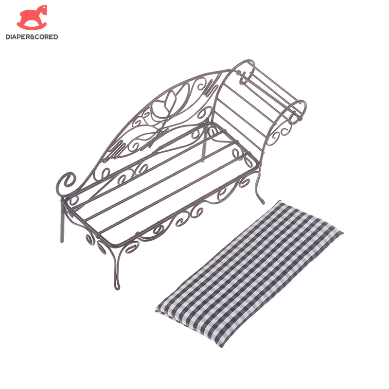 1pc 1:12 Dollhouse Iron Art Sofa Lounge Chair Model Doll Home Living Room Furniture Decor Toy Dolls House Micro Scene Ornament
1pc 1:12 Dollhouse Iron Art Sofa Lounge Chair Model Doll Home Living Room Furniture Decor Toy Dolls House Micro Scene Ornament