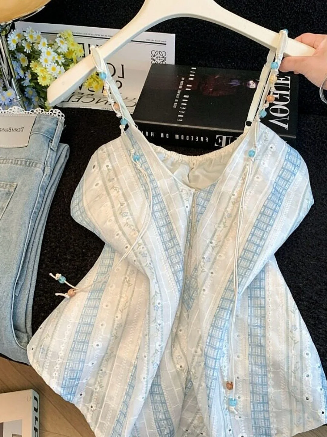 Summer 2026 Women's Loose V-neck Embroidered Flower Halter Top Sexy Style Gown Drapey Fashionable Casual Cotton Polyester Blend
Summer 2026 Women's Loose V-neck Embroidered Flower Halter Top Sexy Style Gown Drapey Fashionable Casual Cotton Polyester Blend