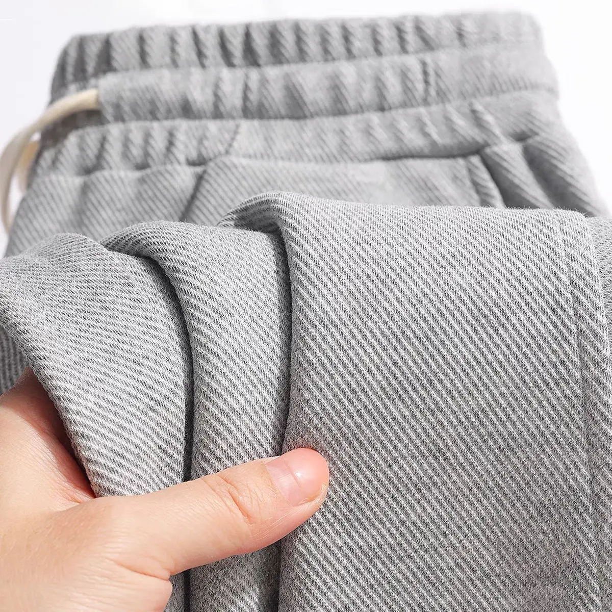 Мужские спортивные брюки свободного кроя в американском стиле, весна-лето, с манжетами, повседневные, прямые, с высокой талией
Мужские спортивные брюки свободного кроя в американском стиле, весна-лето, с манжетами, повседневные, прямые, с высокой талией