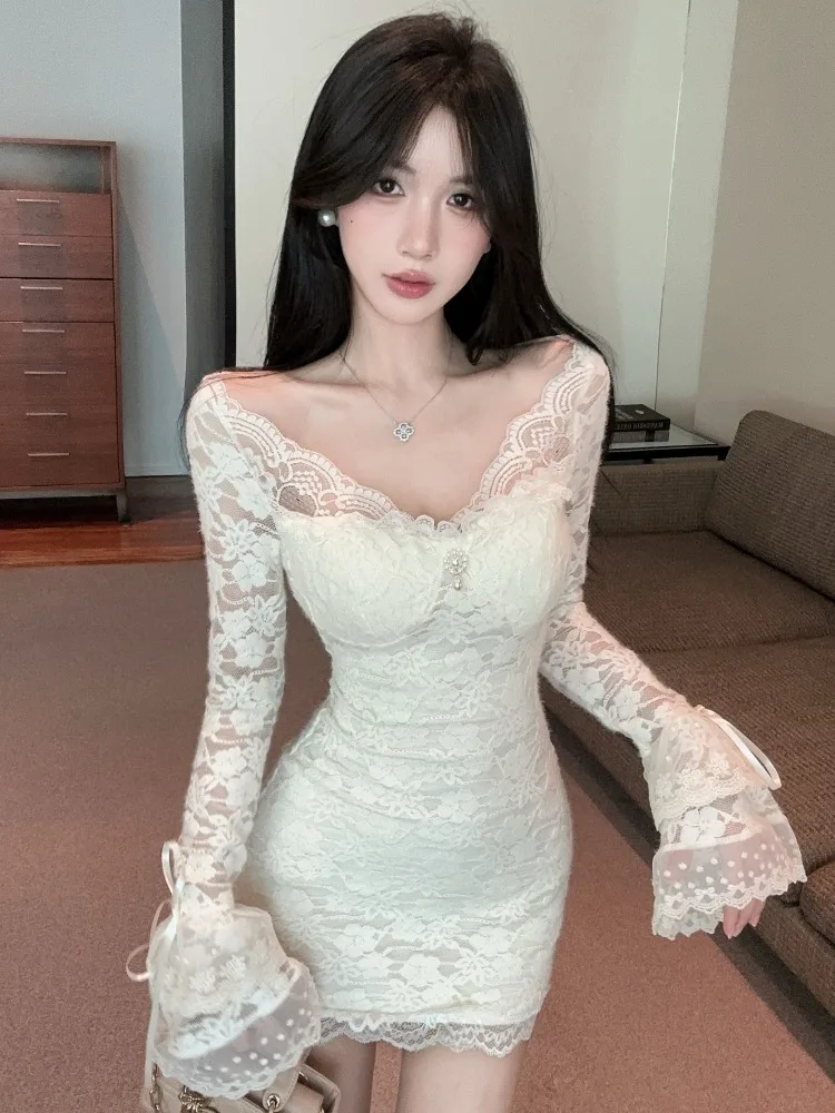 Elegant Lace Trim Bodycon Short Skirt Deep V Neck Long Sleeve Women's Spring Autumn New Style Slim Fit Dress Casual High Waist
Elegant Lace Trim Bodycon Short Skirt Deep V Neck Long Sleeve Women's Spring Autumn New Style Slim Fit Dress Casual High Waist