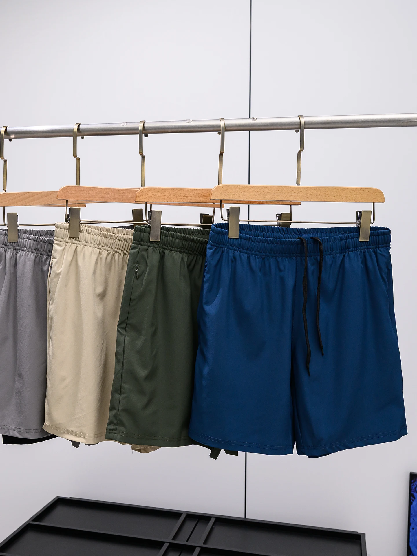 Lightweight Breathable Training Shorts Men's Outdoor Sports Loose Fit Thin Style Summer Training Shorts Straight Leg Style
Lightweight Breathable Training Shorts Men's Outdoor Sports Loose Fit Thin Style Summer Training Shorts Straight Leg Style