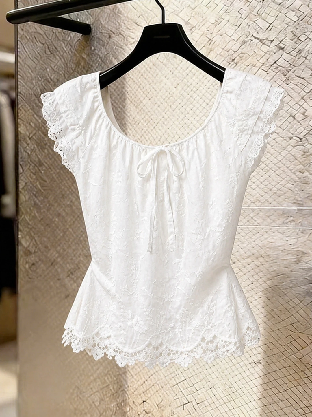 Fashionable Lace Trim Shirt with Bow Tie Flying Sleeves Commute Versatile Stylish Top for Summer 2026 Korean Style Straight Cut
Fashionable Lace Trim Shirt with Bow Tie Flying Sleeves Commute Versatile Stylish Top for Summer 2026 Korean Style Straight Cut