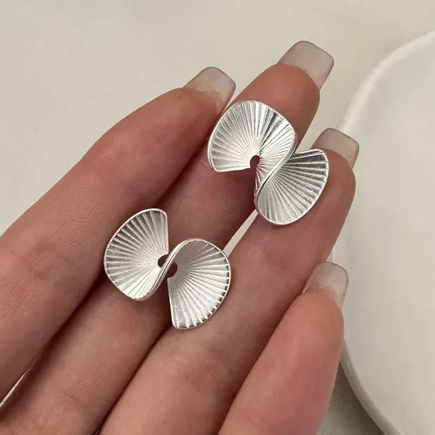 Real 925 Sterling Silver Spiral Letter S Stud Earrings for Women Geometric Fine Jewelry Minimalist Trendy Accessories
Real 925 Sterling Silver Spiral Letter S Stud Earrings for Women Geometric Fine Jewelry Minimalist Trendy Accessories