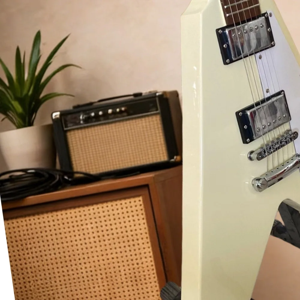 Free Shipping Hot Sale Flying V Electric Guitars Handcrafted Version HH pickups Rosewood Fretboard High Quality Guitarra
Free Shipping Hot Sale Flying V Electric Guitars Handcrafted Version HH pickups Rosewood Fretboard High Quality Guitarra