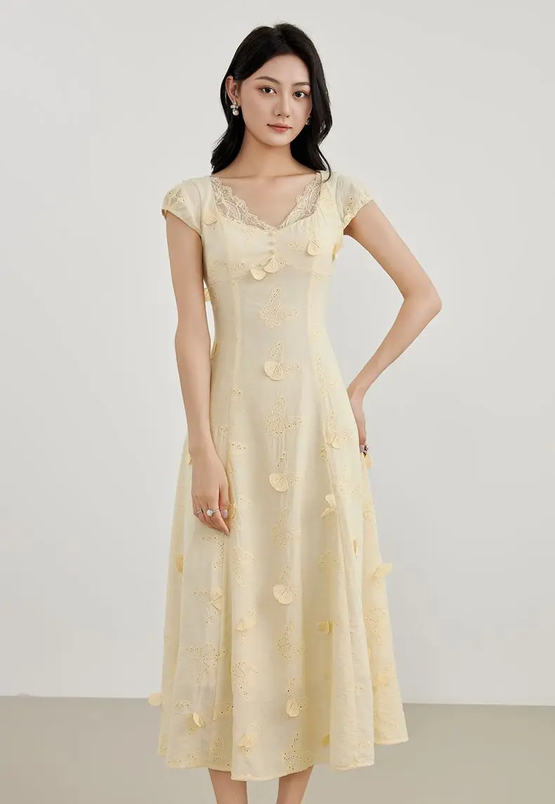 2026 Summer Fashion Women's Dress V-neck Slim Fit Splicing Embroidered A-line Skirt
2026 Summer Fashion Women's Dress V-neck Slim Fit Splicing Embroidered A-line Skirt