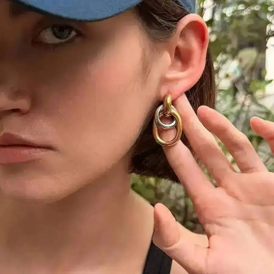 KunJoe Vintage Geometric Smooth Stainless Steel Two Color Earrings Women Charm 18K Gold Plated Waterproof Piercing Ear Jewelry
KunJoe Vintage Geometric Smooth Stainless Steel Two Color Earrings Women Charm 18K Gold Plated Waterproof Piercing Ear Jewelry
