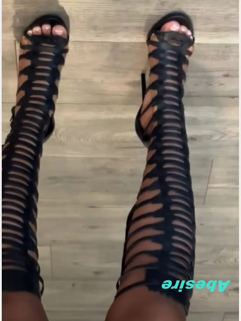 Peep Toe Multi-Buckled Summer Sandals for Women Black Hollow Out Stiletto Heels Strappy Knee Gladiator Sandals New Luxury
Peep Toe Multi-Buckled Summer Sandals for Women Black Hollow Out Stiletto Heels Strappy Knee Gladiator Sandals New Luxury