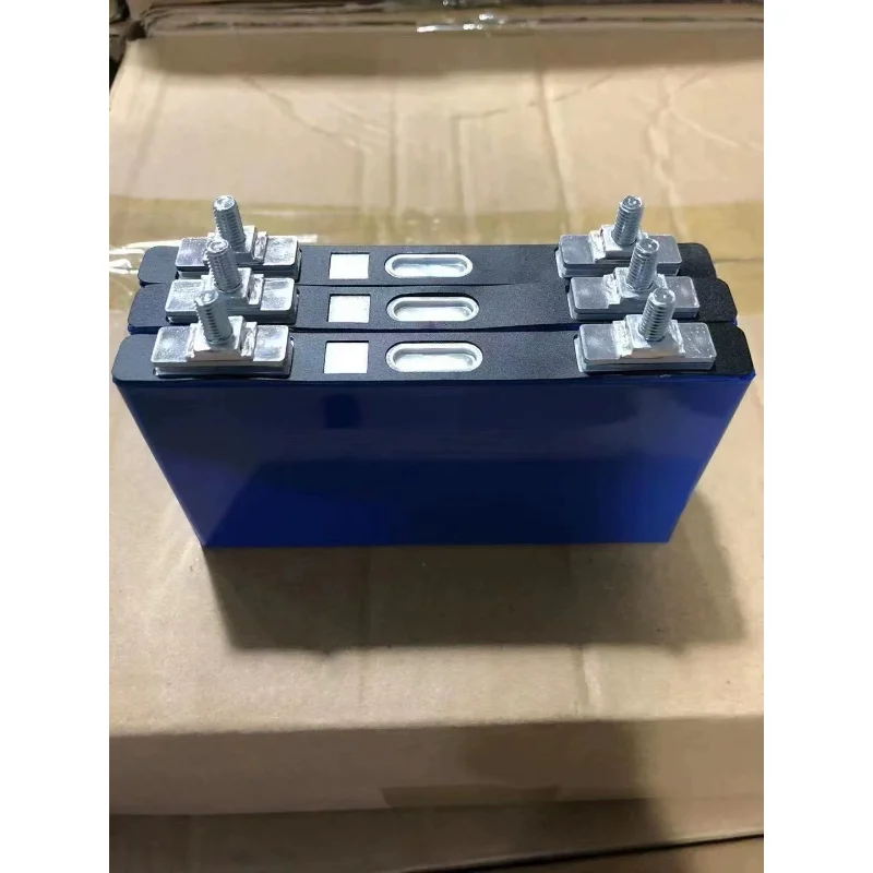 Ternary lithium 3.7V Ternary automobile starting power high rate 100C single power lithium battery cell 5.2Ah
Ternary lithium 3.7V Ternary automobile starting power high rate 100C single power lithium battery cell 5.2Ah