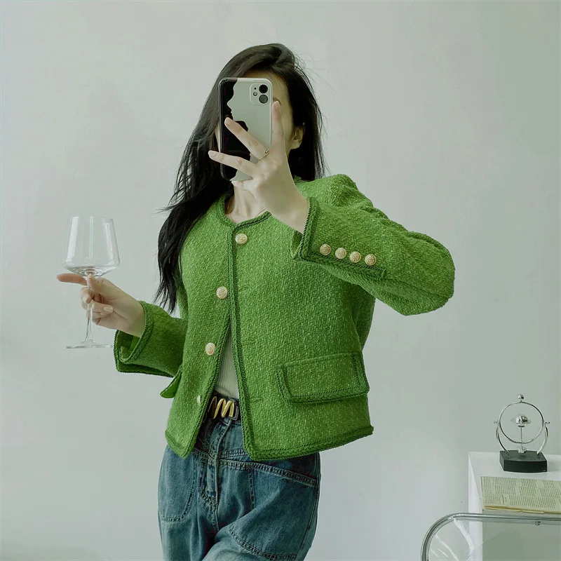 Women Green O-neck Jacket Long Sleeve Buttons Cropped Jacket 2023 Autumn Office Lady Chic Short Coats
Women Green O-neck Jacket Long Sleeve Buttons Cropped Jacket 2023 Autumn Office Lady Chic Short Coats