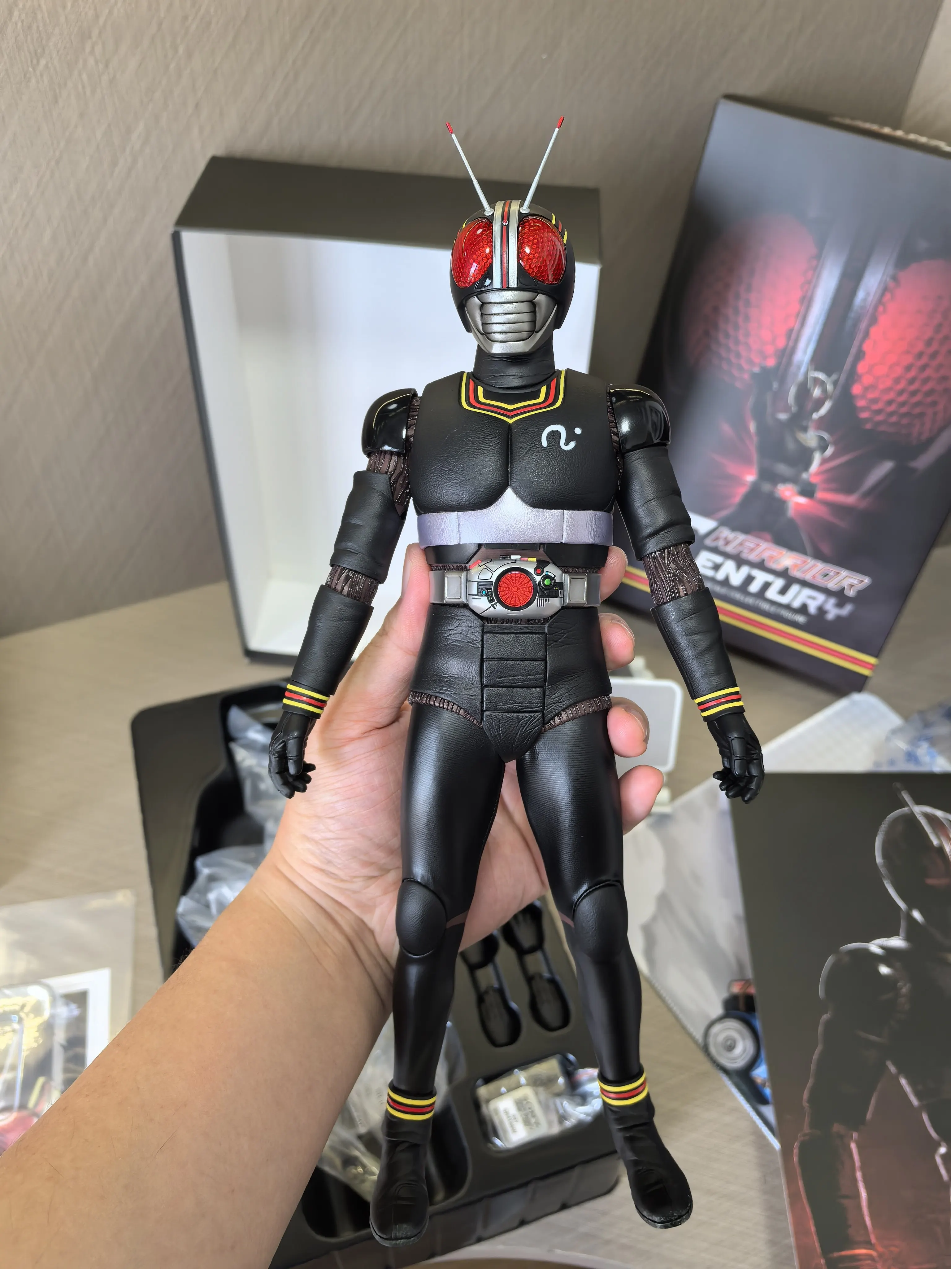 In Stock Kamen Rider SOOSOOTOYS Black Locust Warrior BLACK 1/6 Action Figure SST069 12inch Full Set Model Toys Ornament Gifts
In Stock Kamen Rider SOOSOOTOYS Black Locust Warrior BLACK 1/6 Action Figure SST069 12inch Full Set Model Toys Ornament Gifts