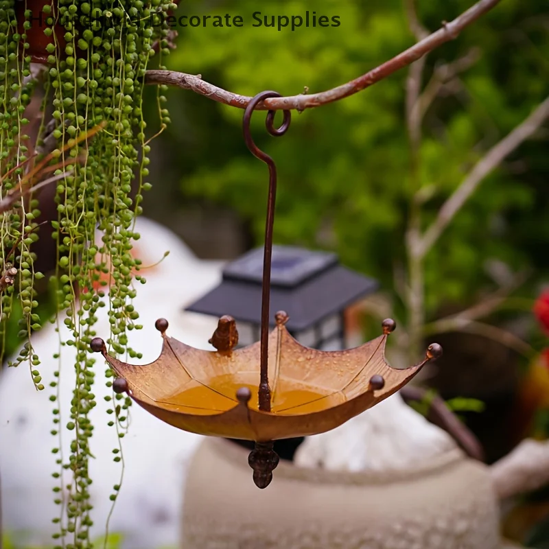 An Antique Umbrella Shaped Metal Bird Food Tray, Outdoor Hanging Bird Bathtub And Food Bowl, Decorative Garden Yard Accessories
An Antique Umbrella Shaped Metal Bird Food Tray, Outdoor Hanging Bird Bathtub And Food Bowl, Decorative Garden Yard Accessories