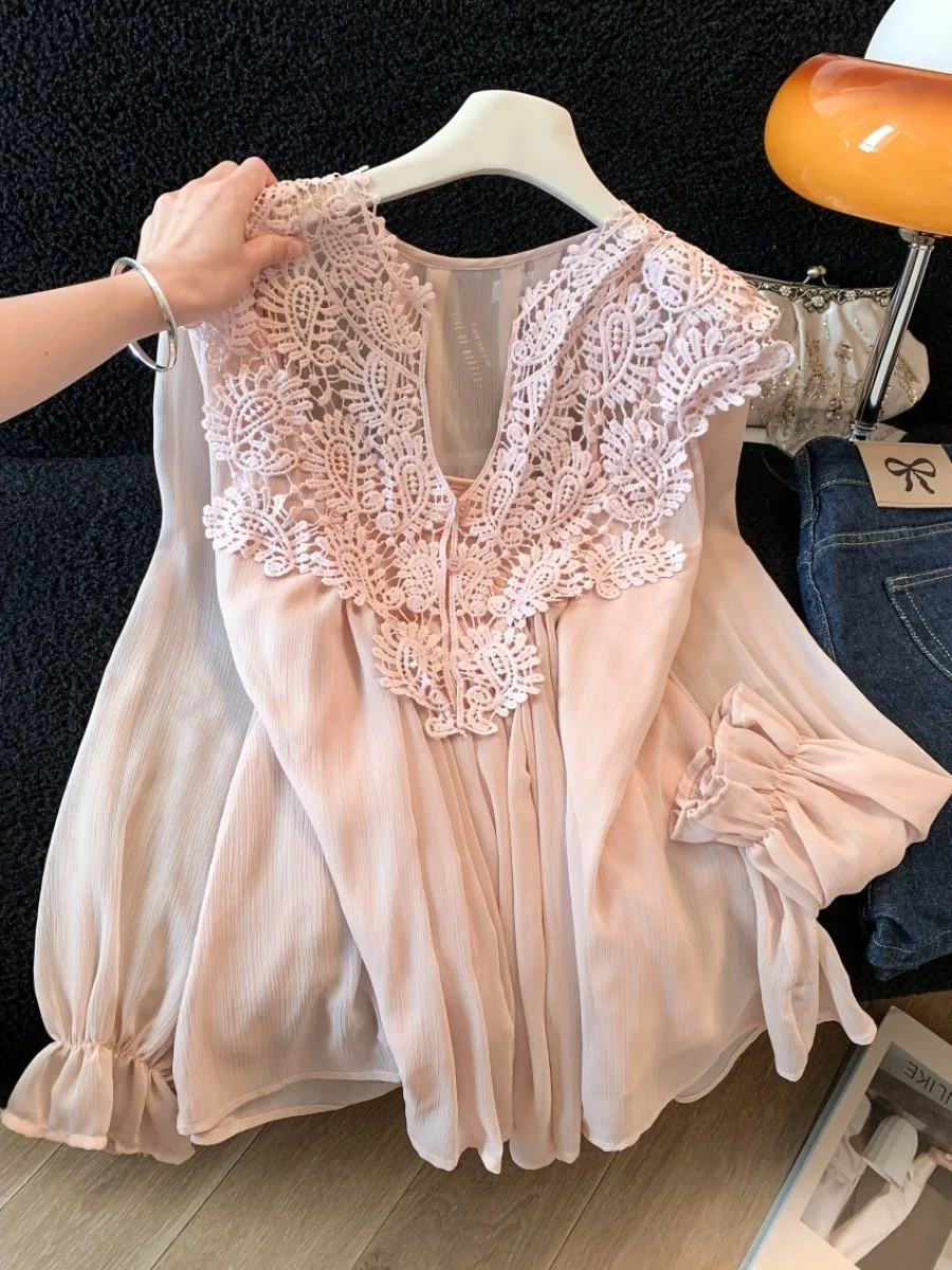Elegant Hollow out V-Neck Chiffon Blouse Women's Spring Summer Thin Layered Wear Lace Cover up Lazy Style Top
Elegant Hollow out V-Neck Chiffon Blouse Women's Spring Summer Thin Layered Wear Lace Cover up Lazy Style Top