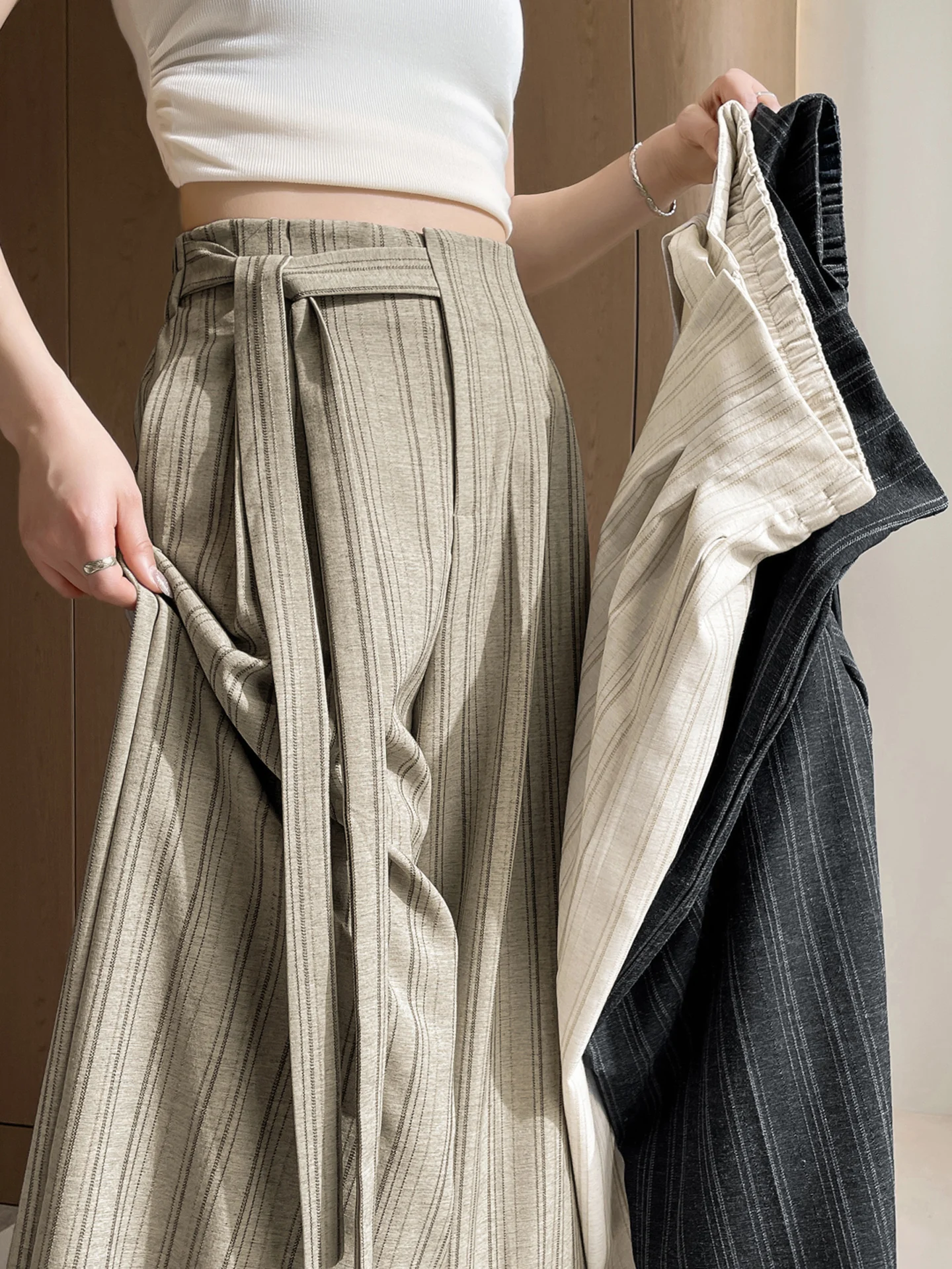 Retro Striped Wide Leg Pants Women Summer Thin New High Waist Slim Loose Casual Straight Floor-Length Casual Suit Pants
Retro Striped Wide Leg Pants Women Summer Thin New High Waist Slim Loose Casual Straight Floor-Length Casual Suit Pants