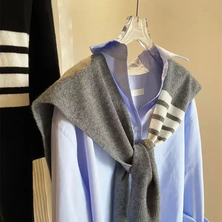 Wool shawl women's knotted striped knitted cashmere, paired with high-quality camisole scarf for multifunctional warmth
Wool shawl women's knotted striped knitted cashmere, paired with high-quality camisole scarf for multifunctional warmth