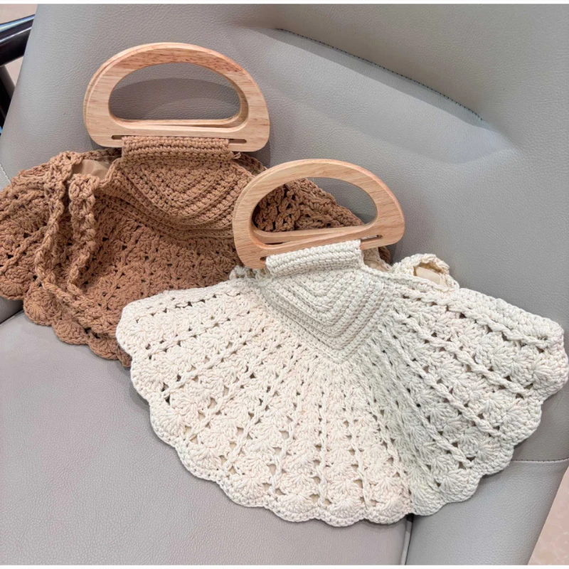 Knitted Shell Bag With Wooden Handle Bohemian Style Elegant Vacation Handbag Casual Magnetic Snap Trendy Commuter Beach Handbag
Knitted Shell Bag With Wooden Handle Bohemian Style Elegant Vacation Handbag Casual Magnetic Snap Trendy Commuter Beach Handbag