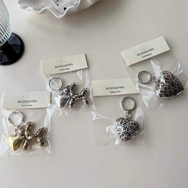 Trendy Leopard Print Heart Balloon Dog Keychain for Women Charms Bag Pendant Car Keys Phone Key Chains Cute 3D Puppy Accessories
Trendy Leopard Print Heart Balloon Dog Keychain for Women Charms Bag Pendant Car Keys Phone Key Chains Cute 3D Puppy Accessories