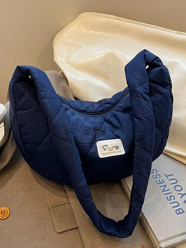 Модная повседневная женская сумка для пельменей, новинка осени 2025, модная, универсальная, простая, большая, вместительная, на одно плечо, через плечо...
Модная повседневная женская сумка для пельменей, новинка осени 2025, модная, универсальная, простая, большая, вместительная, на одно плечо, через плечо...