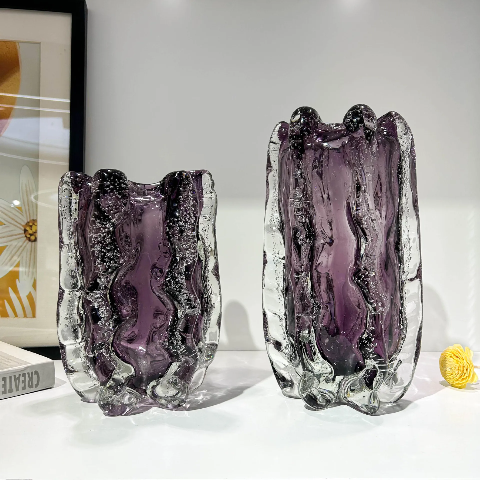 Light luxury creative bubble hand-squeezed edge glazed vase home model room flower arrangement coffee table high-end decoration
Light luxury creative bubble hand-squeezed edge glazed vase home model room flower arrangement coffee table high-end decoration