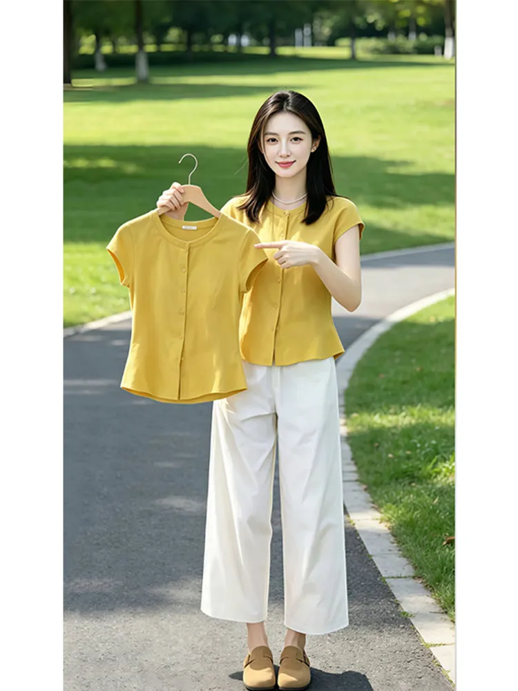 Unique Elegant White Short Sleeve Top And Wide Leg Pants Set for Women Summer 2026 Casual Style Breathable Comfortable Fashion
Unique Elegant White Short Sleeve Top And Wide Leg Pants Set for Women Summer 2026 Casual Style Breathable Comfortable Fashion