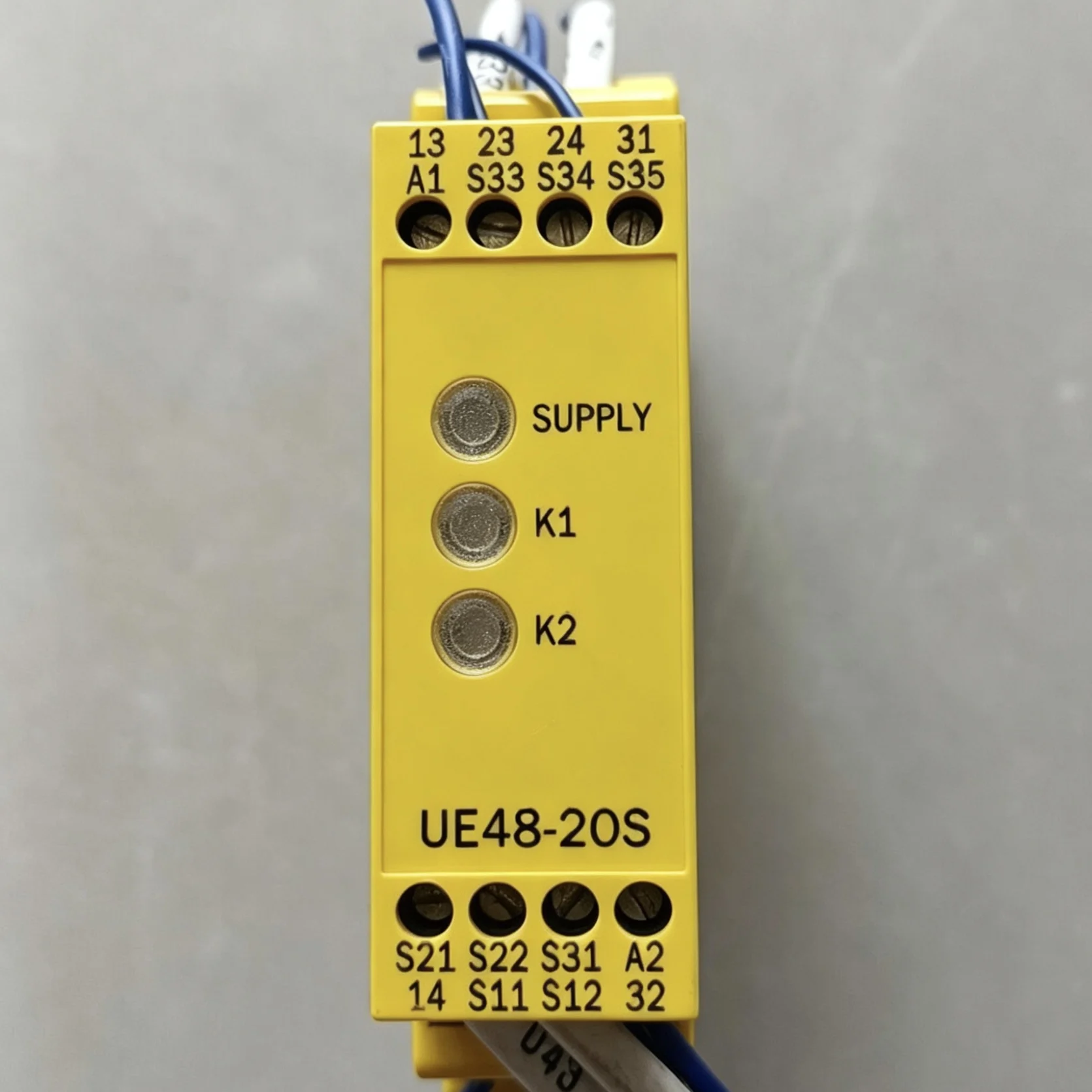 safety relay UE48-20S2D2
safety relay UE48-20S2D2