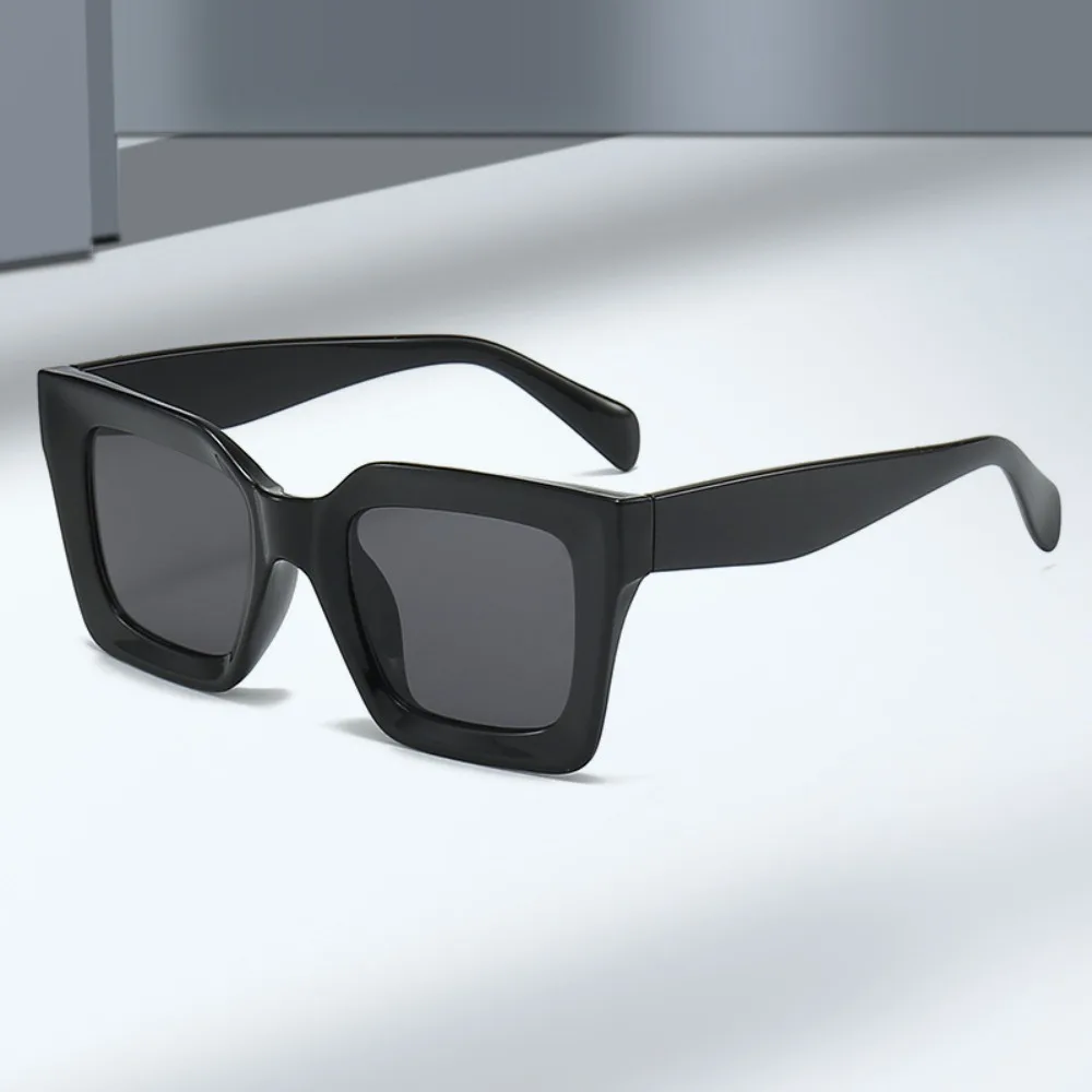Square candy color Internet celebrity sunglasses new metal hinged punk style sunglasses
Square candy color Internet celebrity sunglasses new metal hinged punk style sunglasses