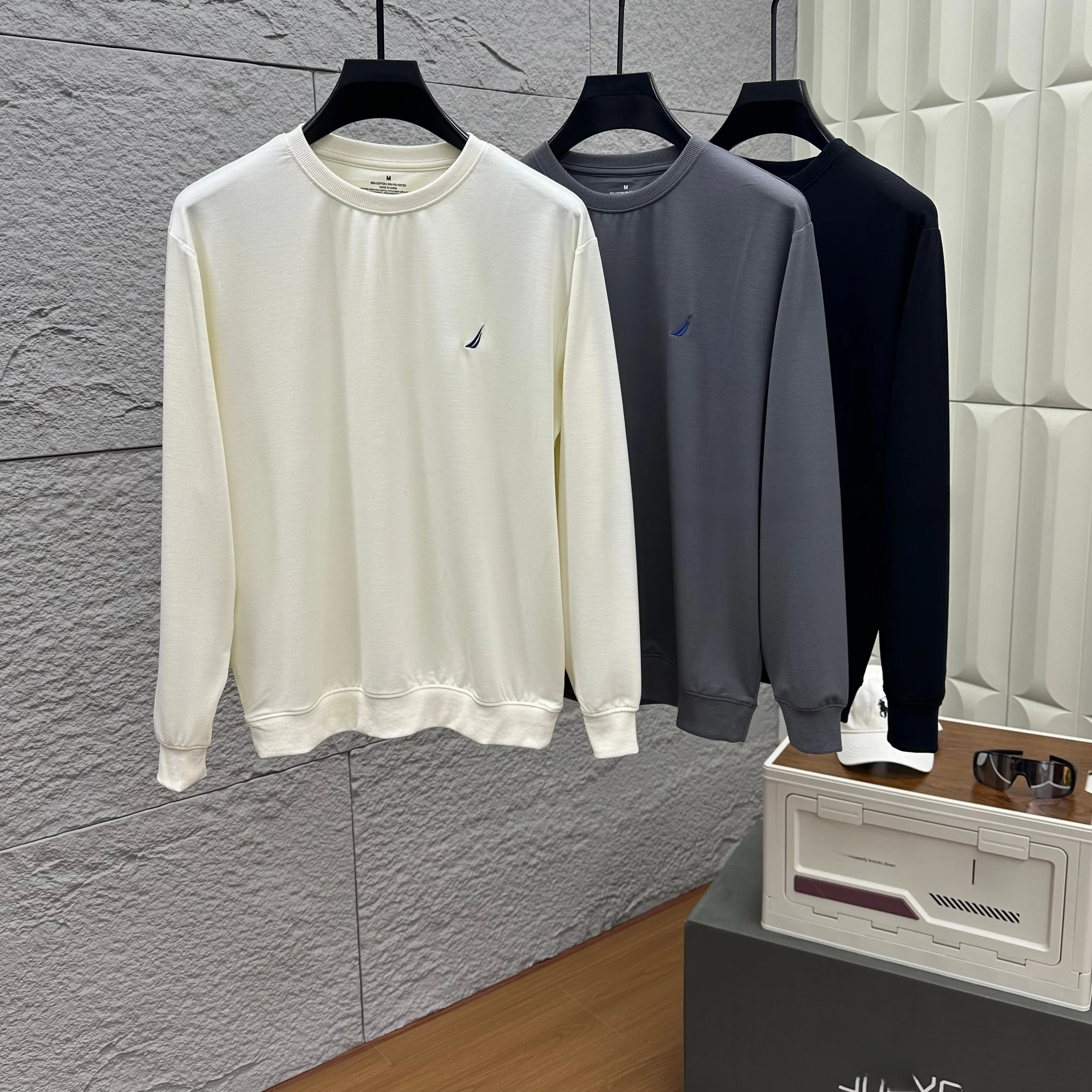 Casual Long Sve round Ne Sweatirt Men's Spring Summer T-irt Moisture ng Comfortable Breathable Fce Lined Hoodie
Casual Long Sve round Ne Sweatirt Men's Spring Summer T-irt Moisture ng Comfortable Breathable Fce Lined Hoodie