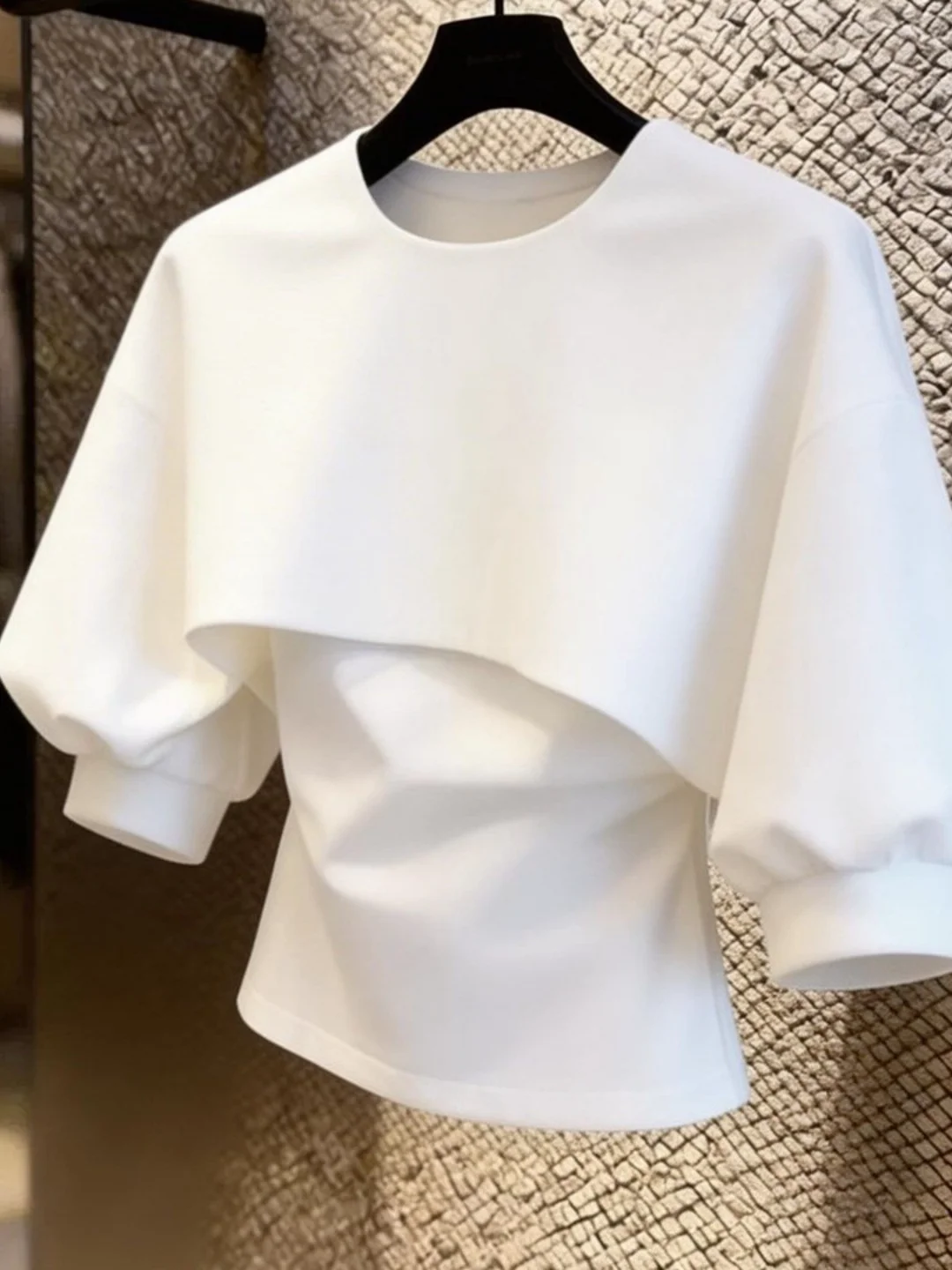Elegant White Bubble Sleeve T-Shirt Women's Summer New Style Design Short Sleeve Shirt Beautiful Top French Style Pleated Waist
Elegant White Bubble Sleeve T-Shirt Women's Summer New Style Design Short Sleeve Shirt Beautiful Top French Style Pleated Waist