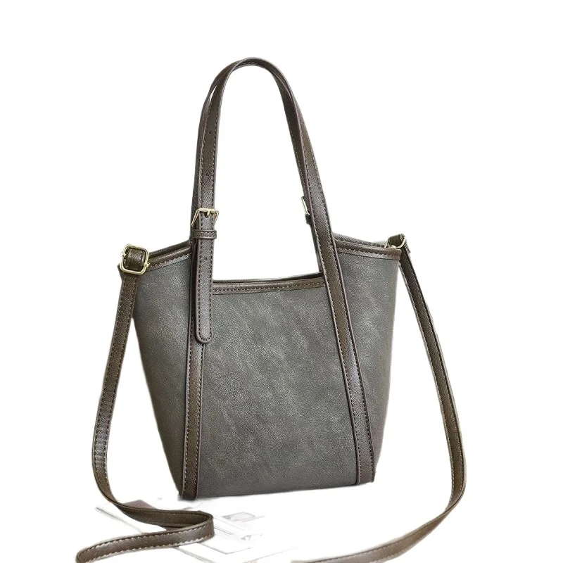 Women's Convertible Shoulder Bag Crossbody Matte Faux Leather Vintage Versatile Minimalist Daily Casual
Women's Convertible Shoulder Bag Crossbody Matte Faux Leather Vintage Versatile Minimalist Daily Casual