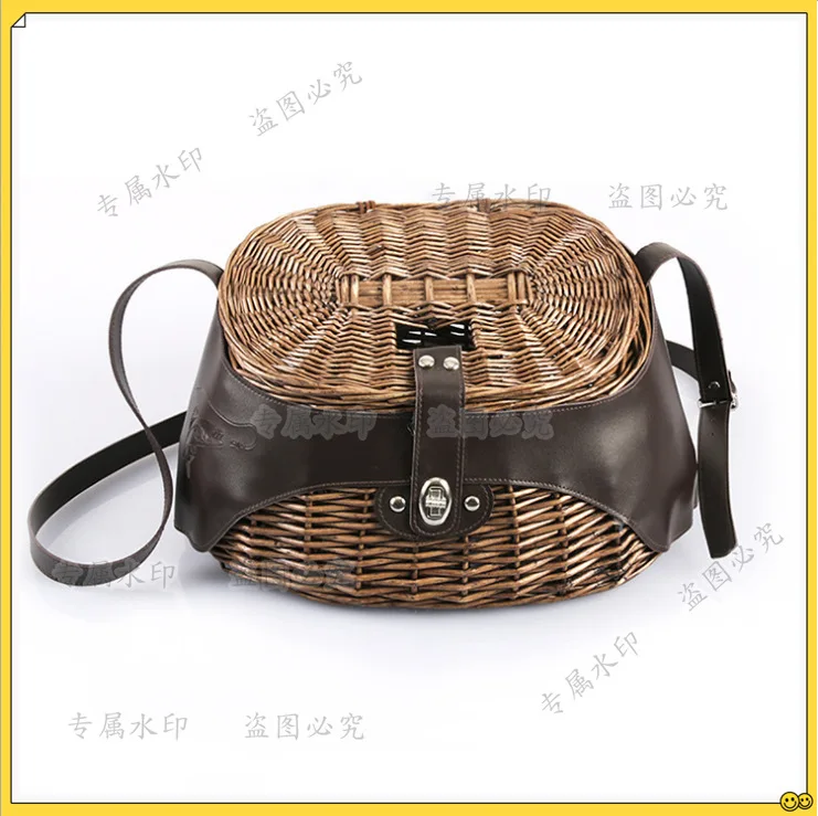 Hand rattan fish basket, wooden fishing bucket
Hand rattan fish basket, wooden fishing bucket